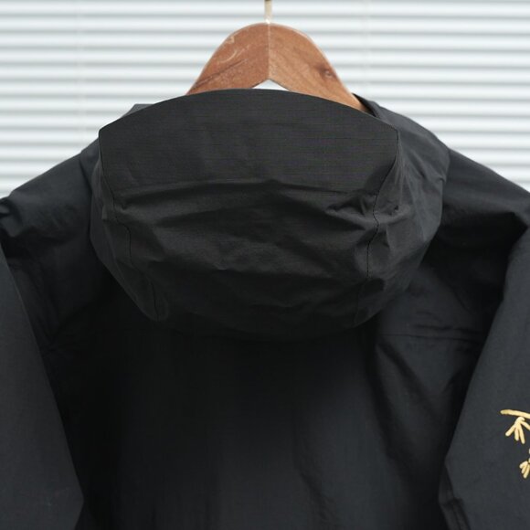 Arc'teryx Black and Gold Hooded Jacket Men's - Picture 7 of 9